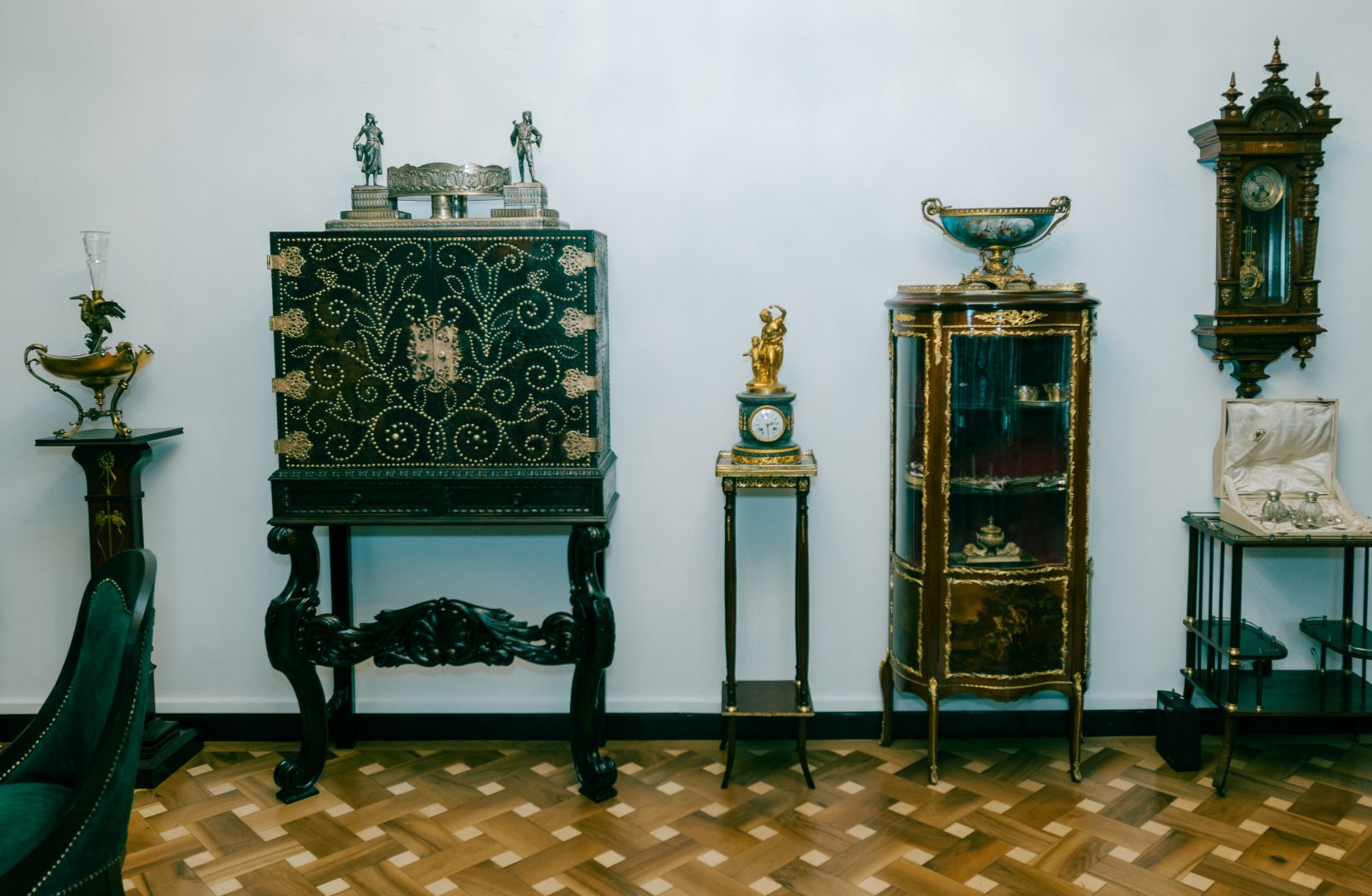 Art. History. Experience. – Locație filmări București cu rafinament interbelic autentic 1 Art. History. Experience. – Locație filmări București cu rafinament interbelic autentic